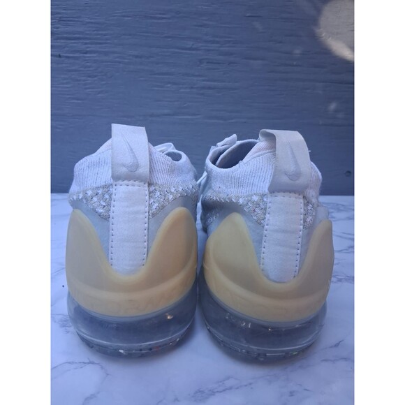 New Nike Air Vapormax 2021 FK Womens White/White-Pure Platinum Sz 10 DC4112-100 - Picture 5 of 8